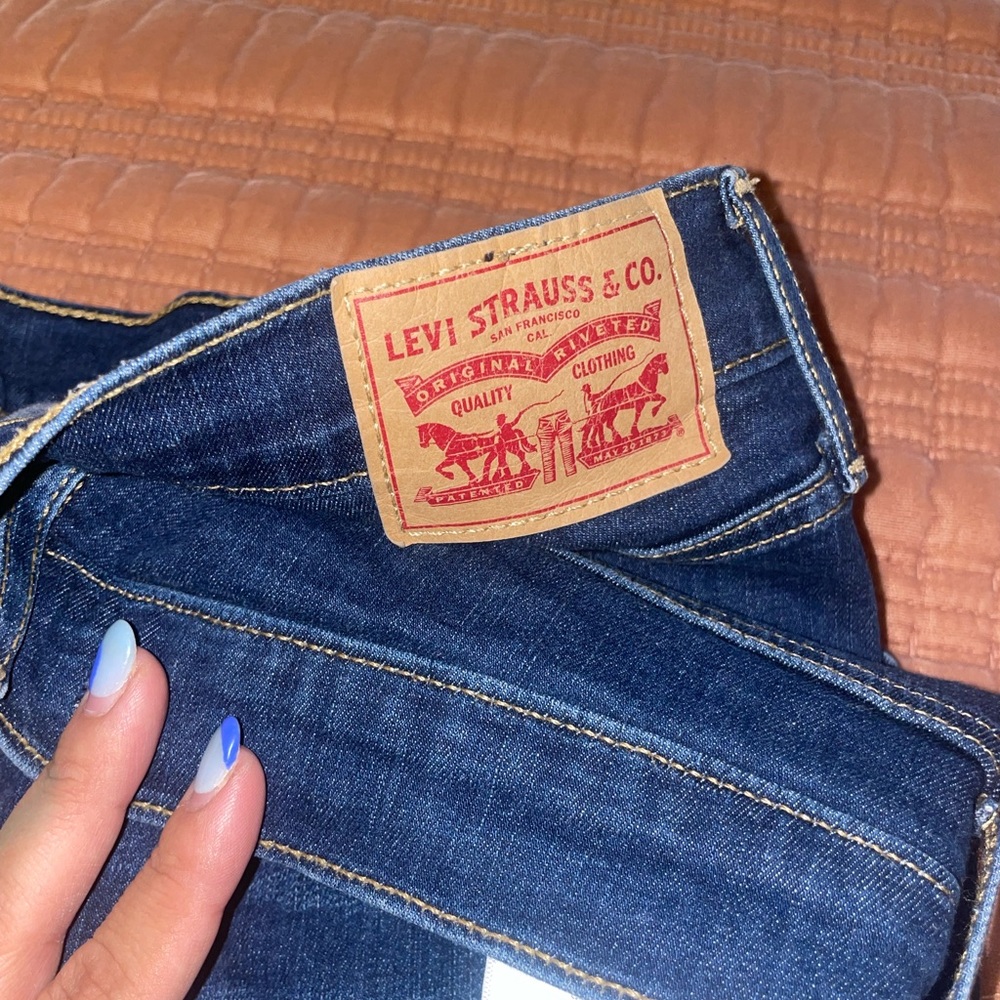 Women's Levi's - Picture 3 of 3
